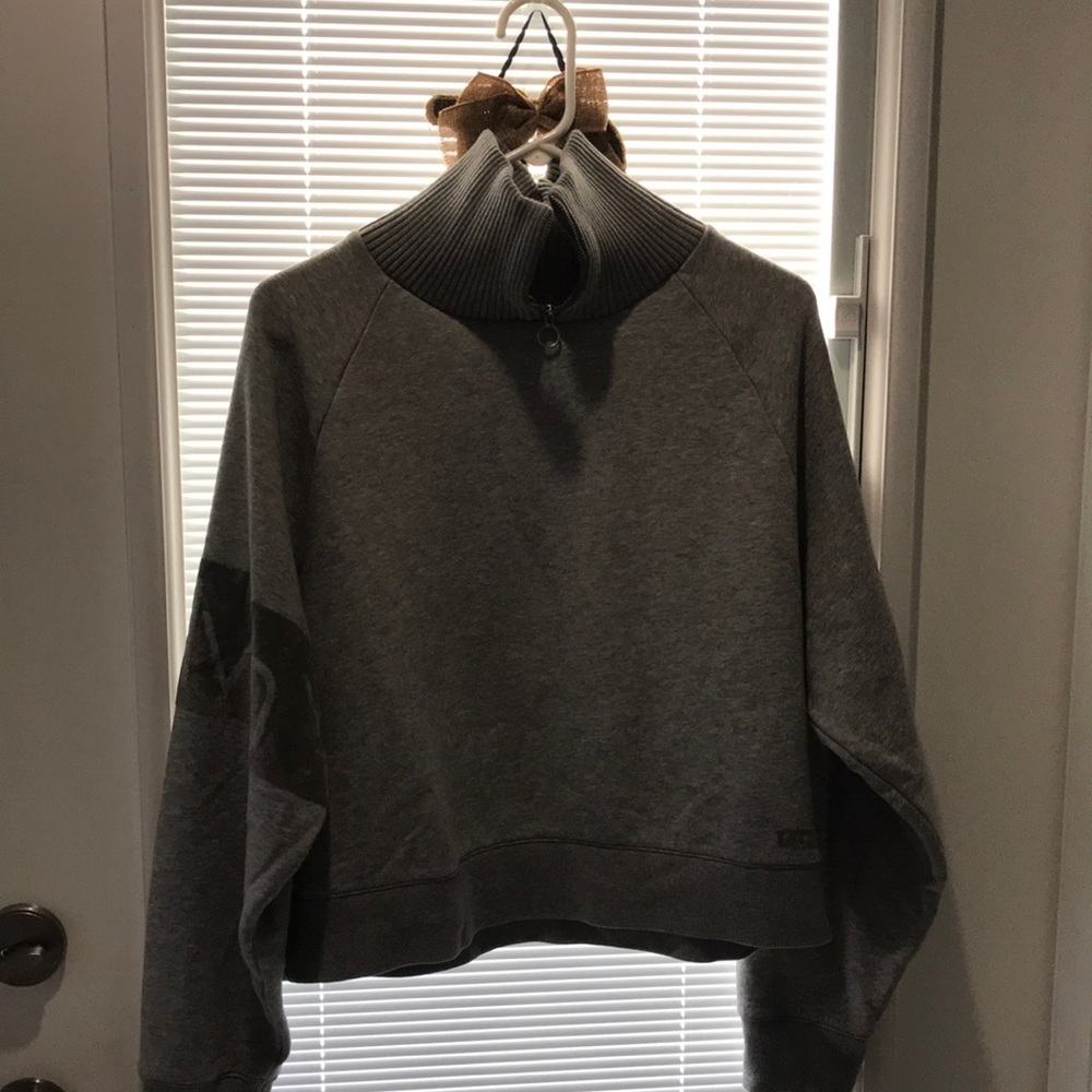 Calvin Klein sweatshirt - Picture 2 of 5